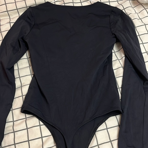 Babaton contour aritzia black bodysuit never worn - Picture 3 of 3
